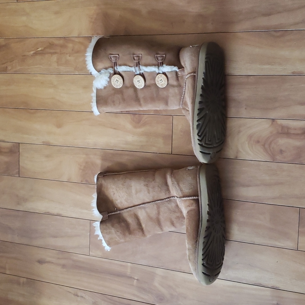 UGG Chestnut Button-Accent Shearling Winter Boots